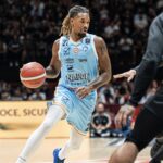 Il Napoli Basket si sveglia tardi, Virtus avanti in Supercoppa